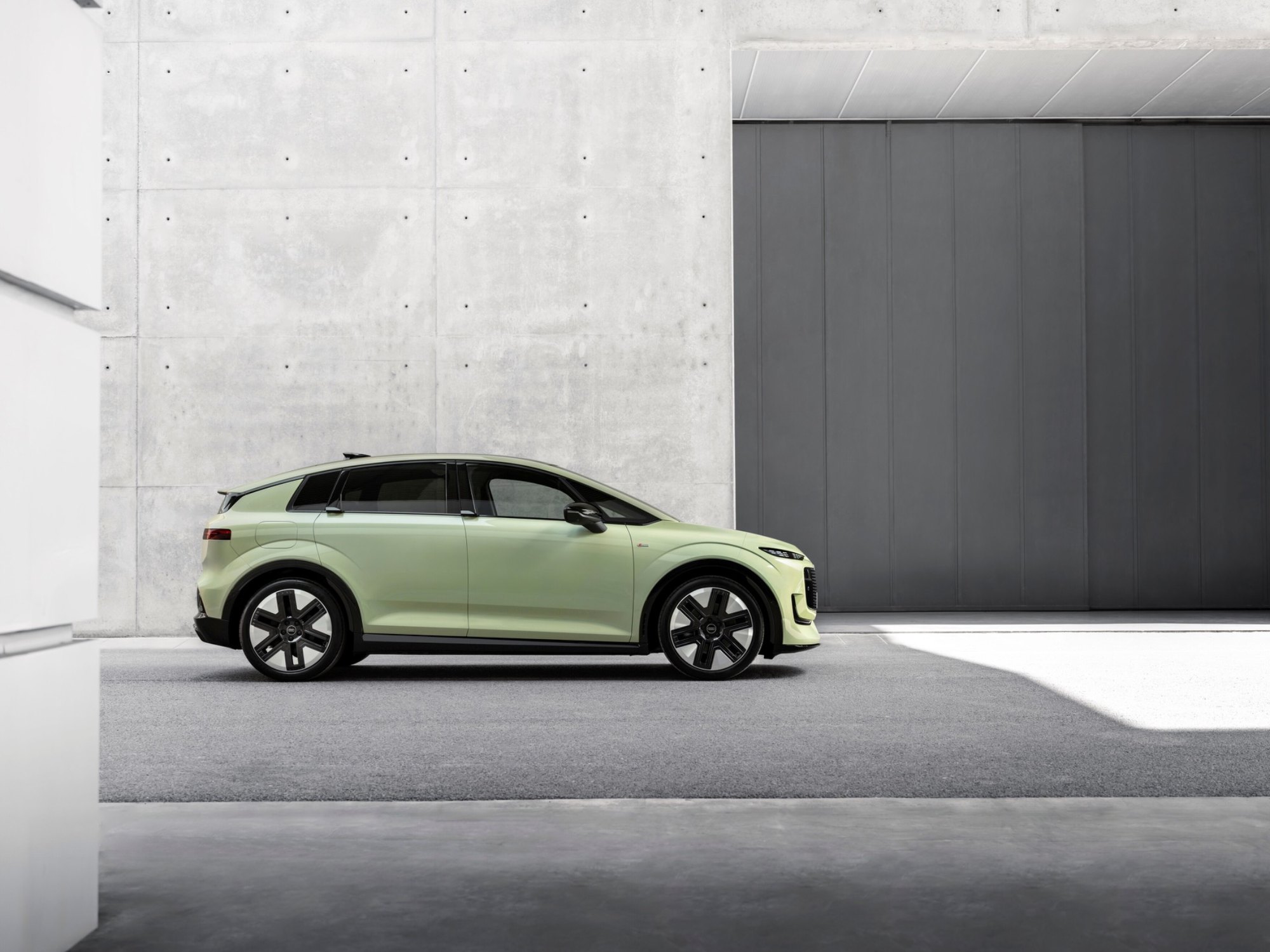 Audi A2 e-tron w kolorze Pistachio Green, profil boczny