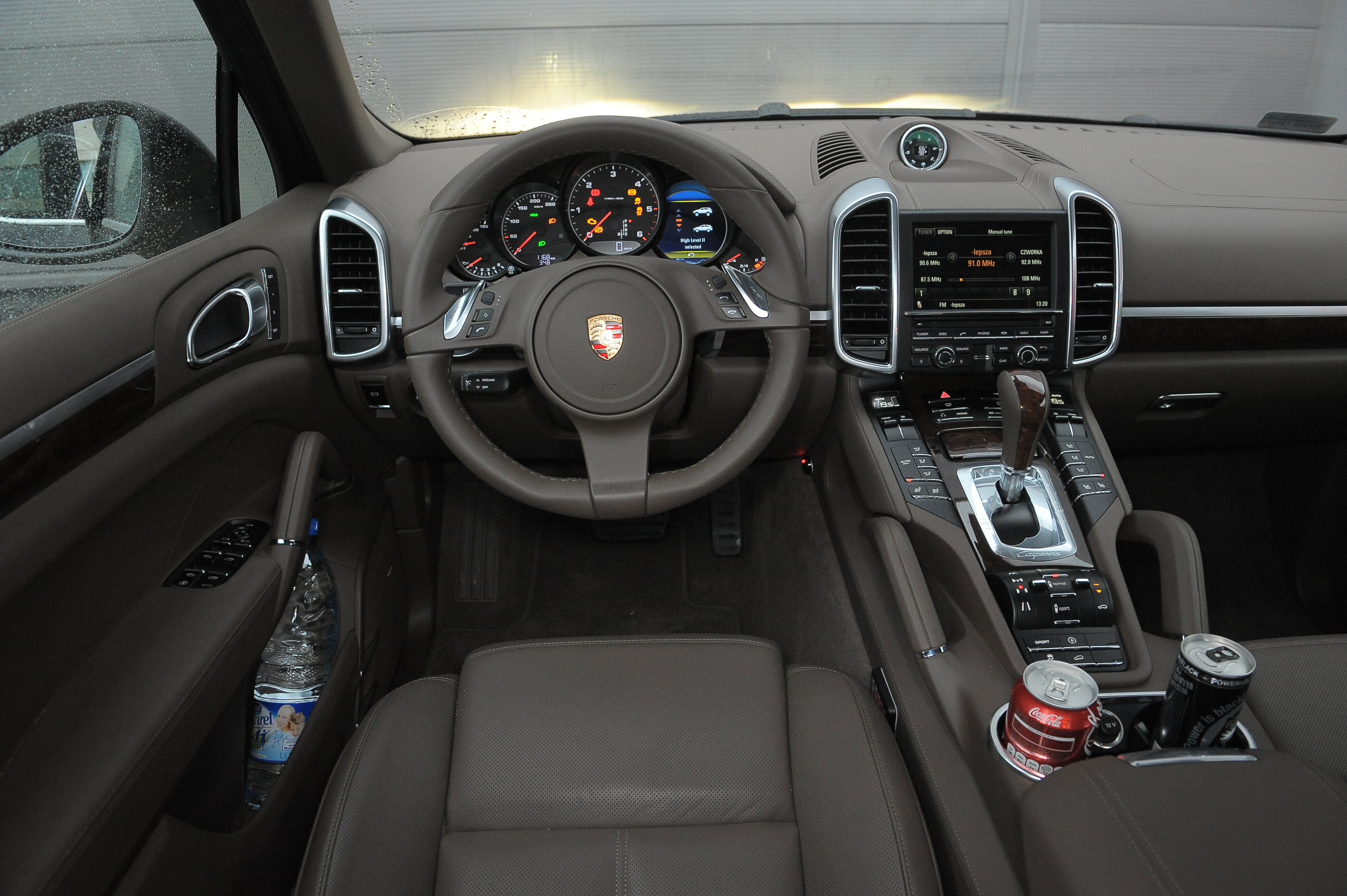 Porsche Cayenne II.jpg-wnętrze