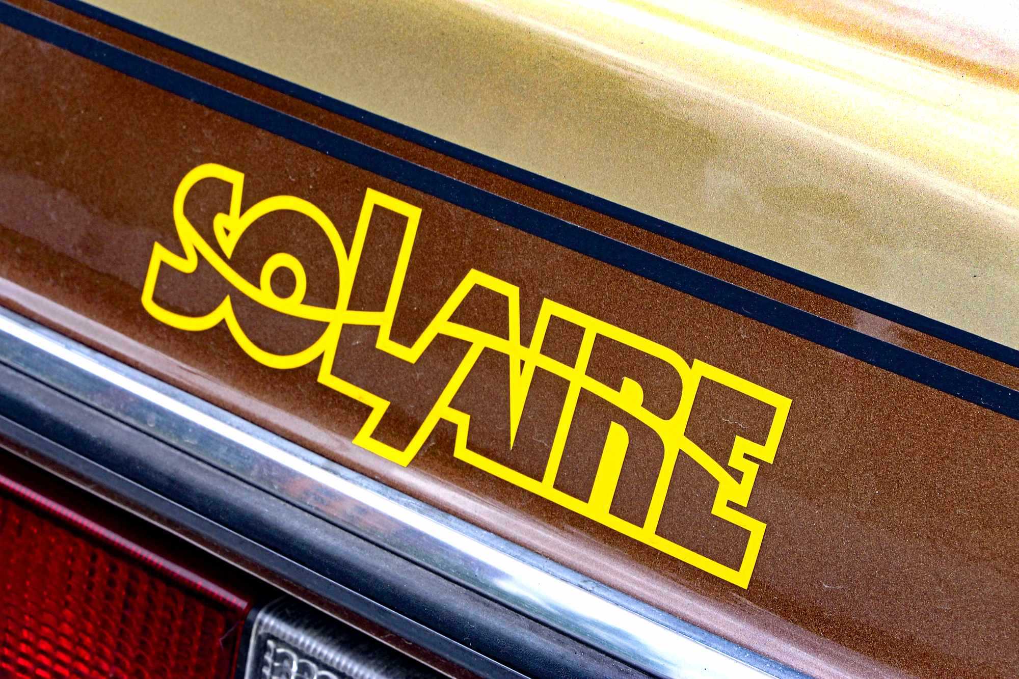 Logo Solaire na nadwoziu Volvo 262 C