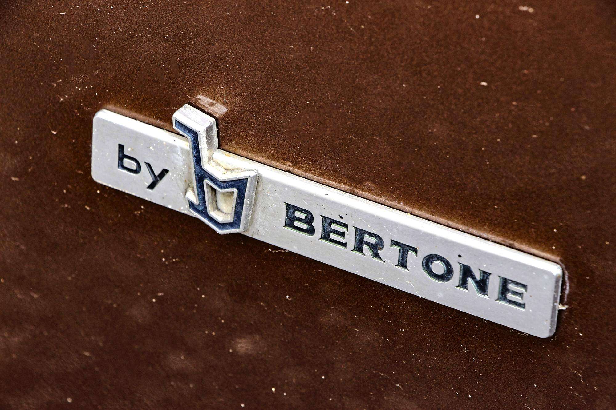 Emblemat by Bertone na nadwoziu Volvo 262 C Solaire