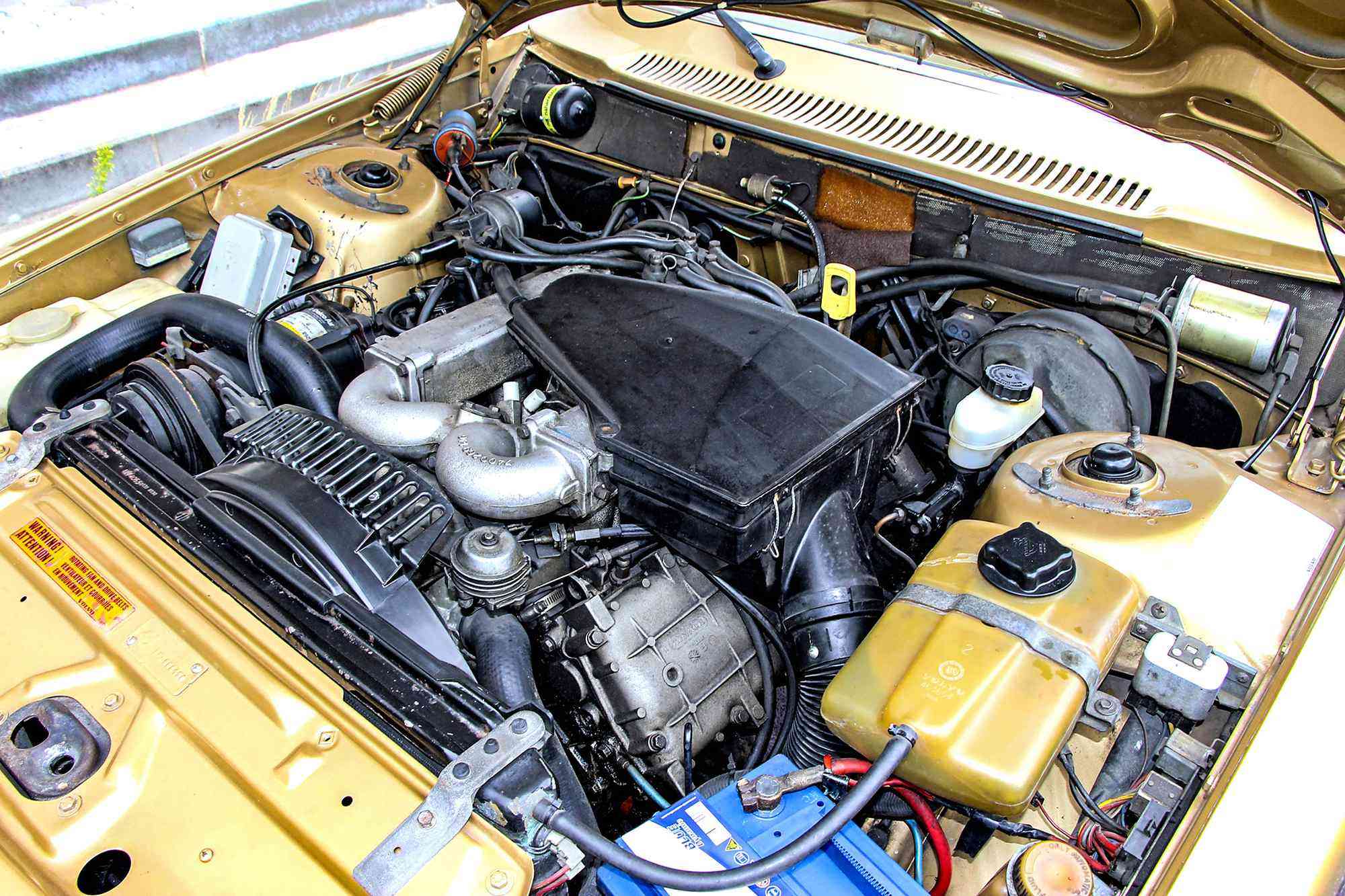 Silnik PRV V6 o pojemności 2,9 l w Volvo 262 C Solaire