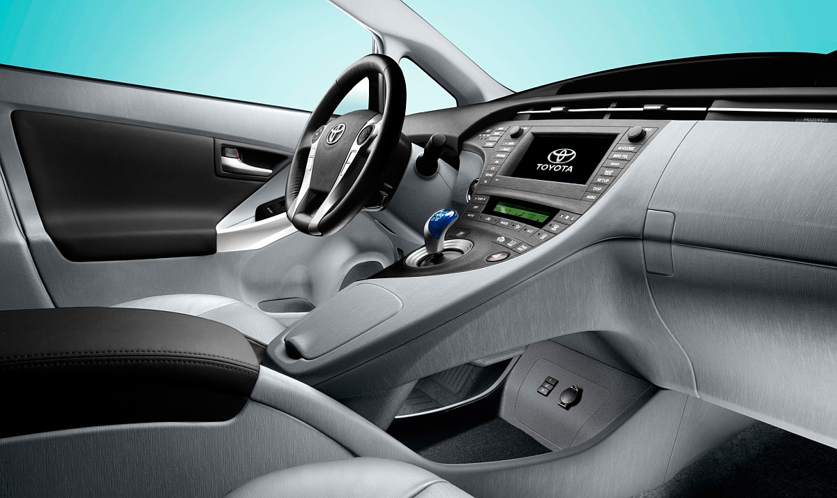 Toyota Prius III_03