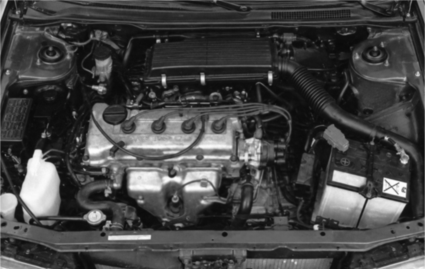 nissan-almera-1995-silnik