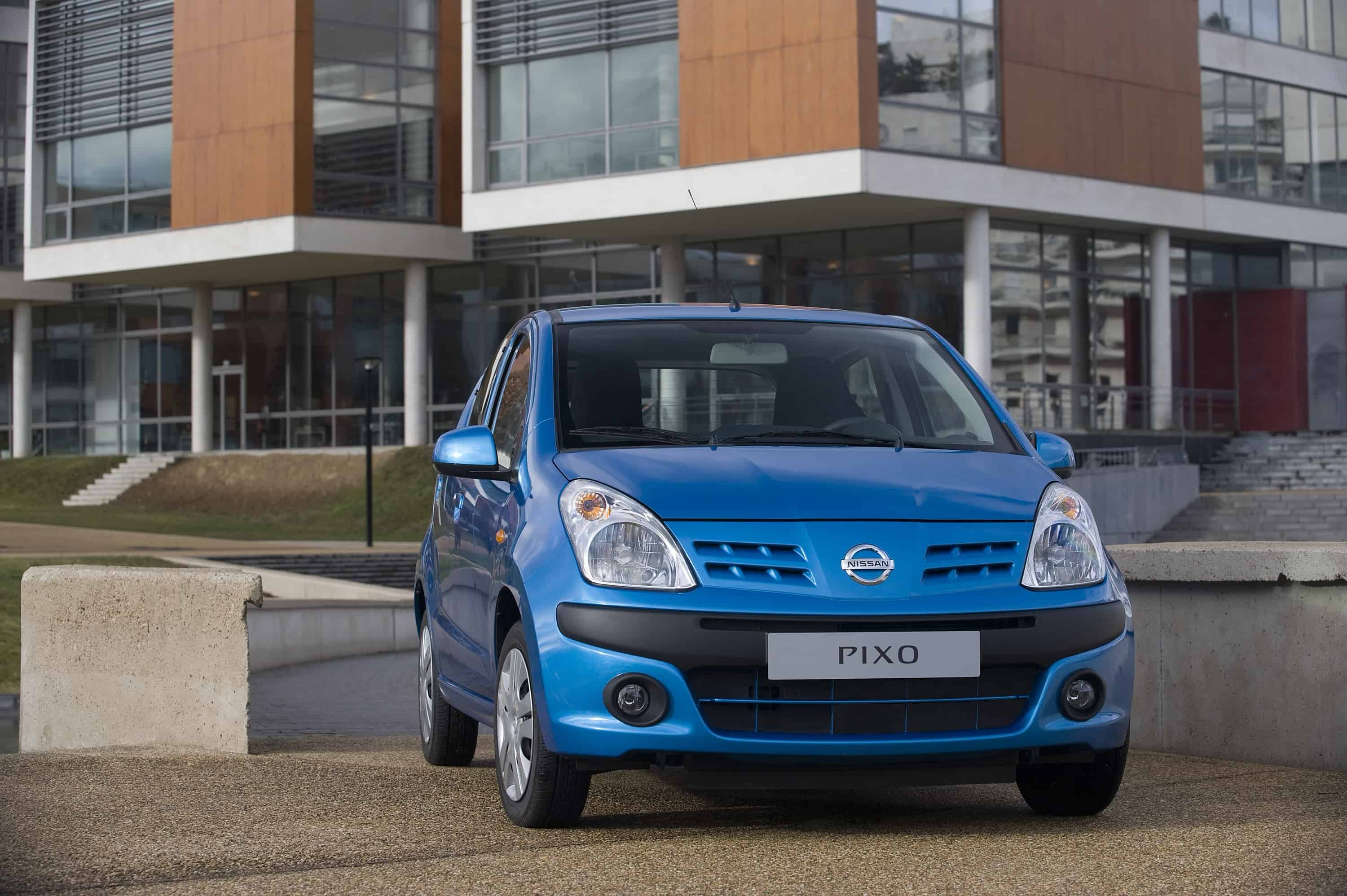 Poprzedni Nissan Pixo pierwszej generacji z lat 2009-2013