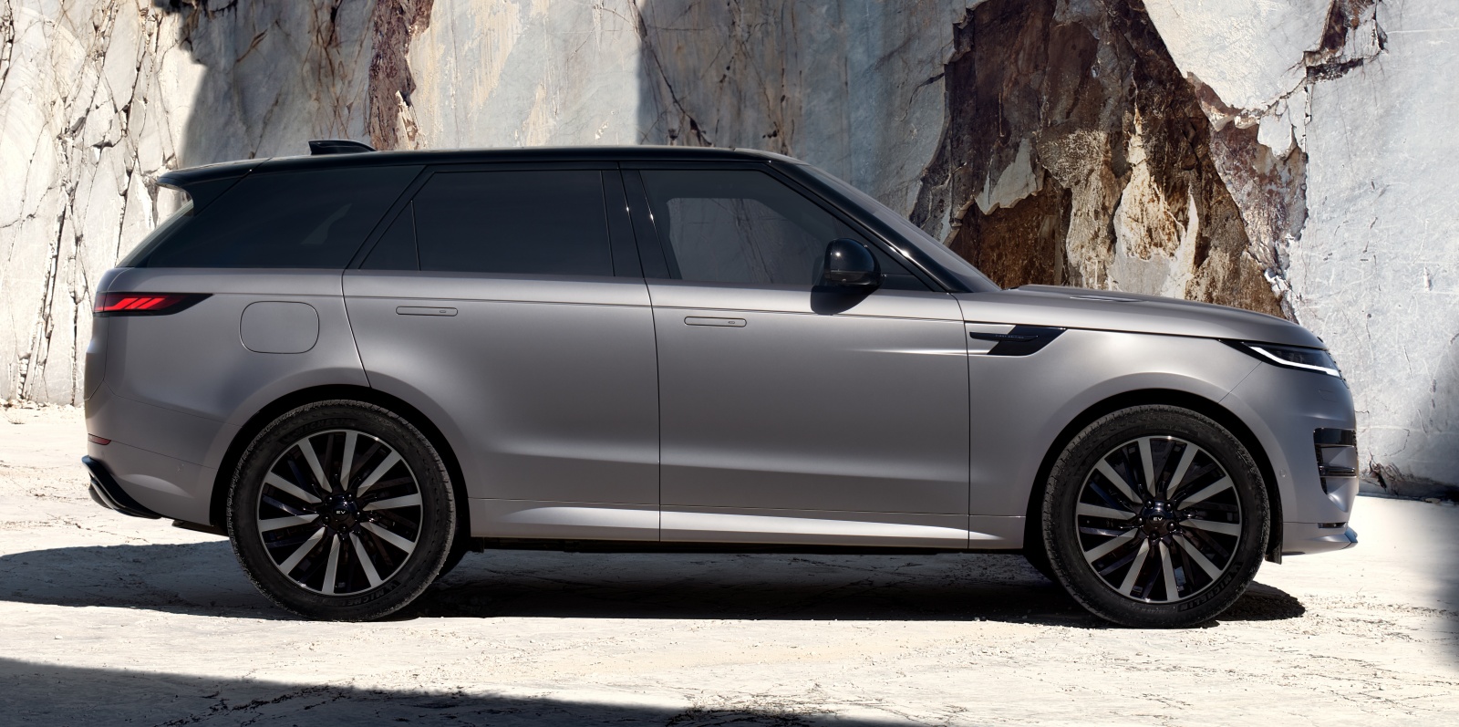 Range-Rover-Sport-Electric-bok