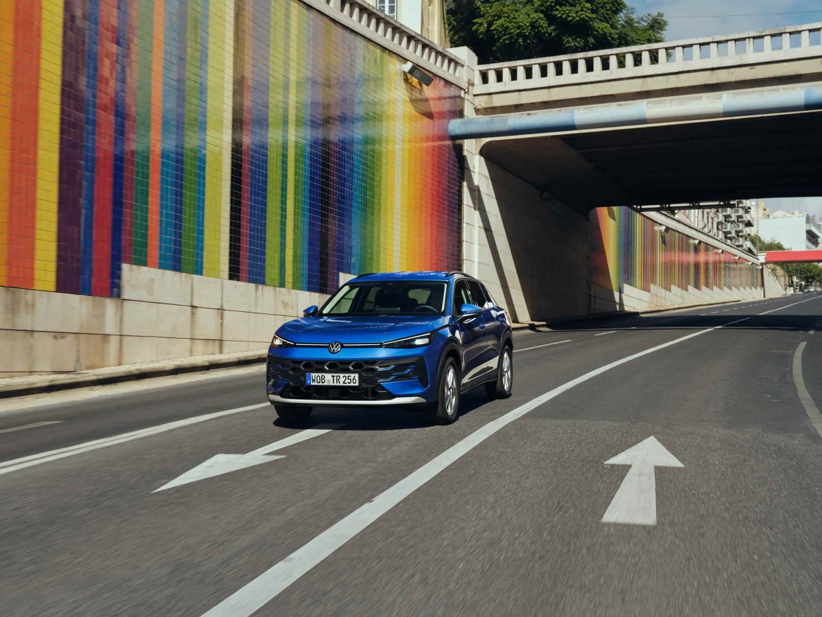 Volkswagen T-Roc sierpniowym liderem sprzedaży w Europie. Sandero tuż za nim