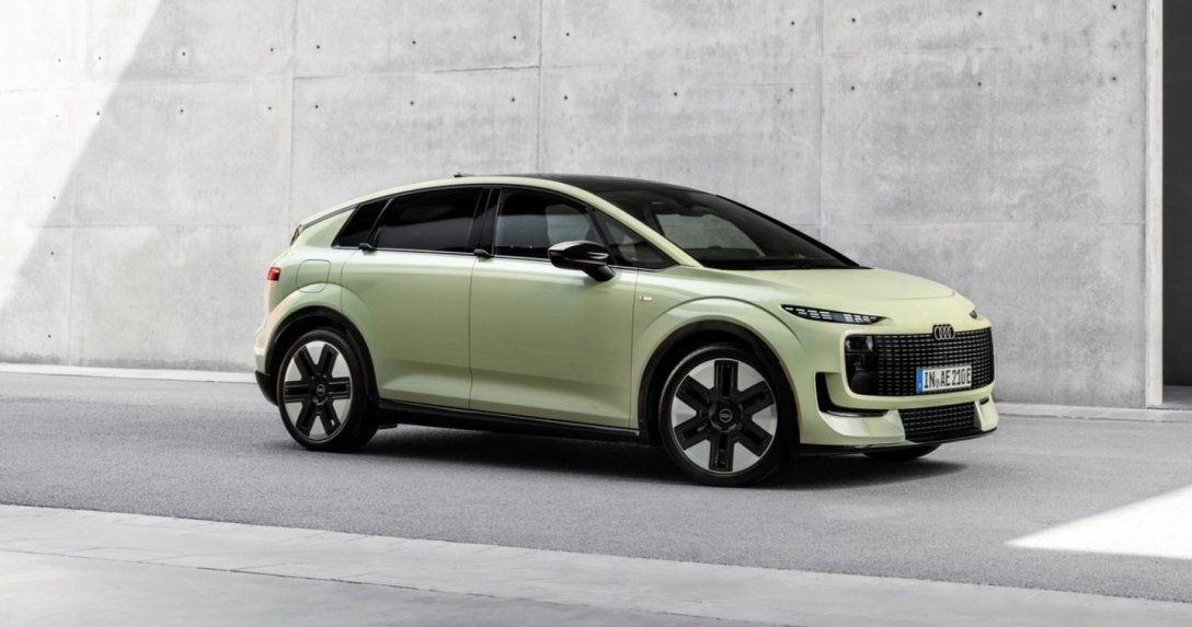 udi A2 e-tron w kolorze Pistachio Green, widok z przodu 3/4