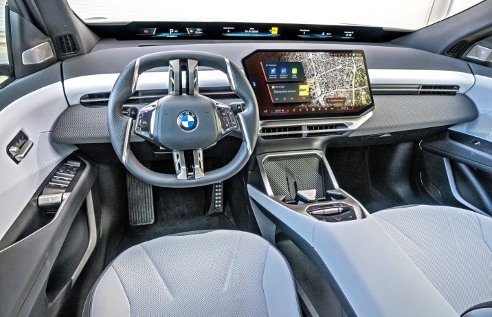 BMW iX3 50 xDrive (2026) – test – kokpit / deska rozdzielcza