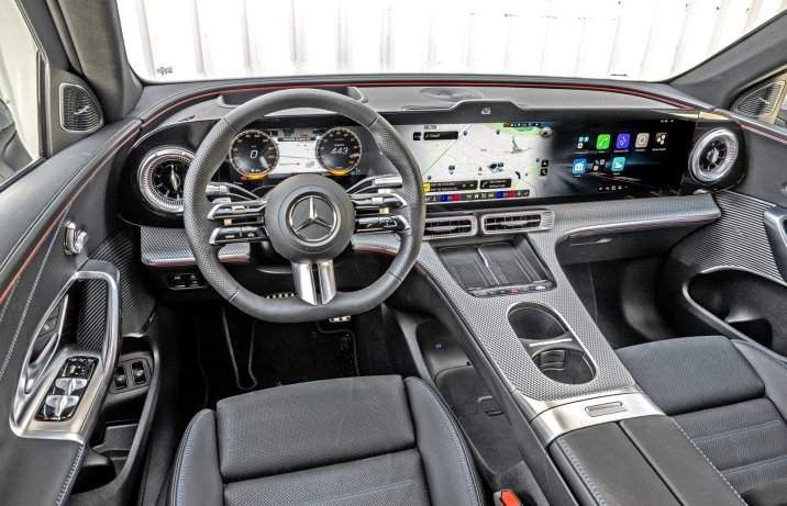 Mercedes GLC 400 4Matic electric (2026) – test – kokpit / deska rozdzielcza