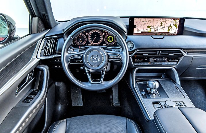 Mazda CX-60 - kokpit