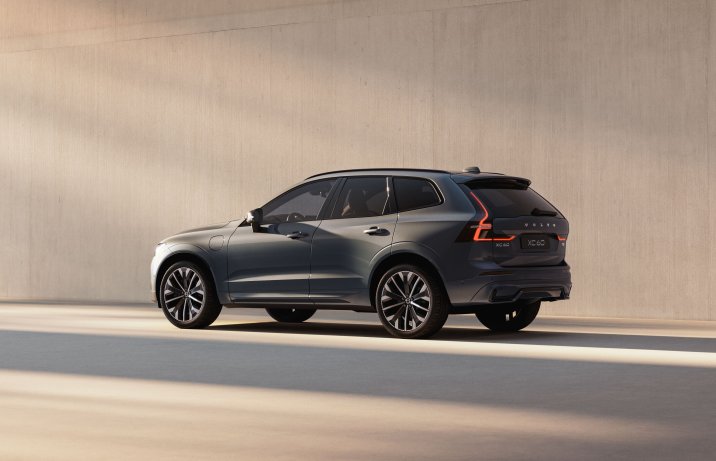 Volvo XC60 po liftingu (2025) – tył