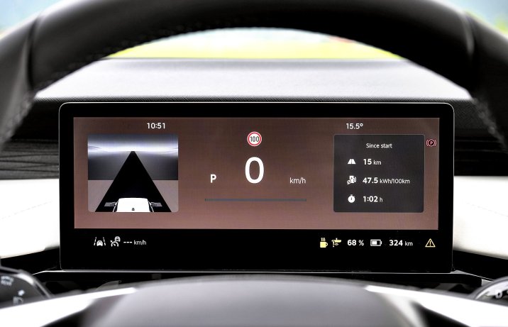 Skoda Peaq – cyfrowe zegary z informacją o zużyciu energii.