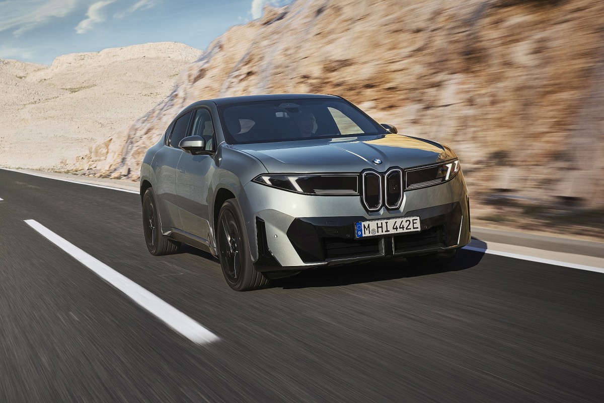BMW iX4 (8)