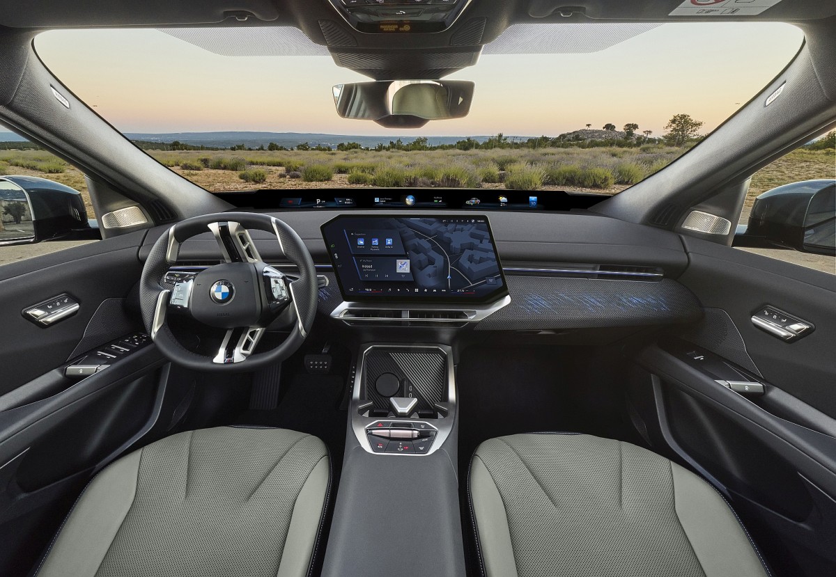 BMW iX4 (25)