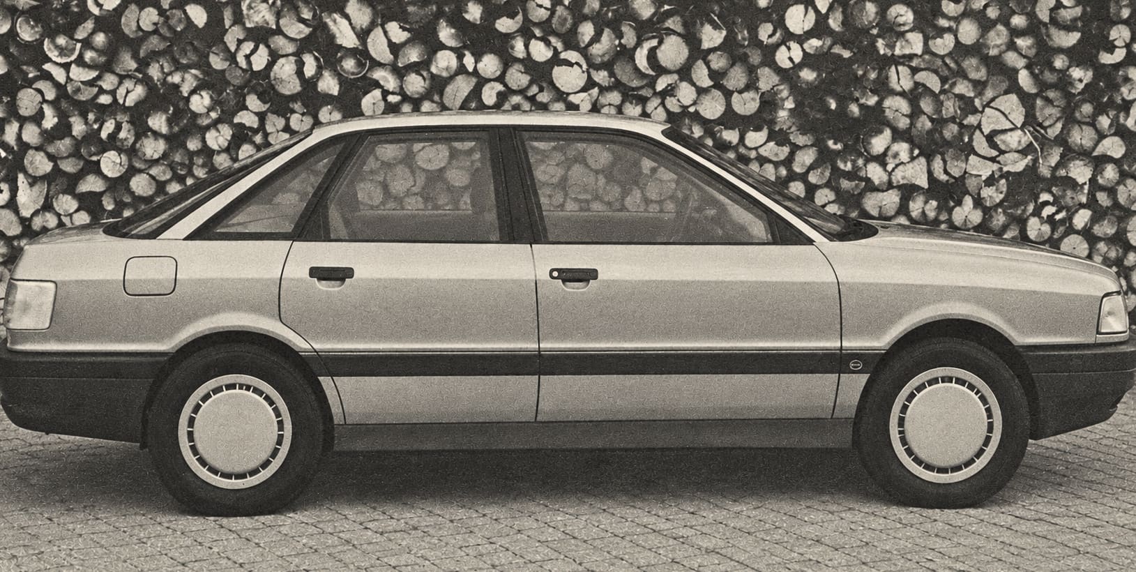 Audi 80 B3 bok