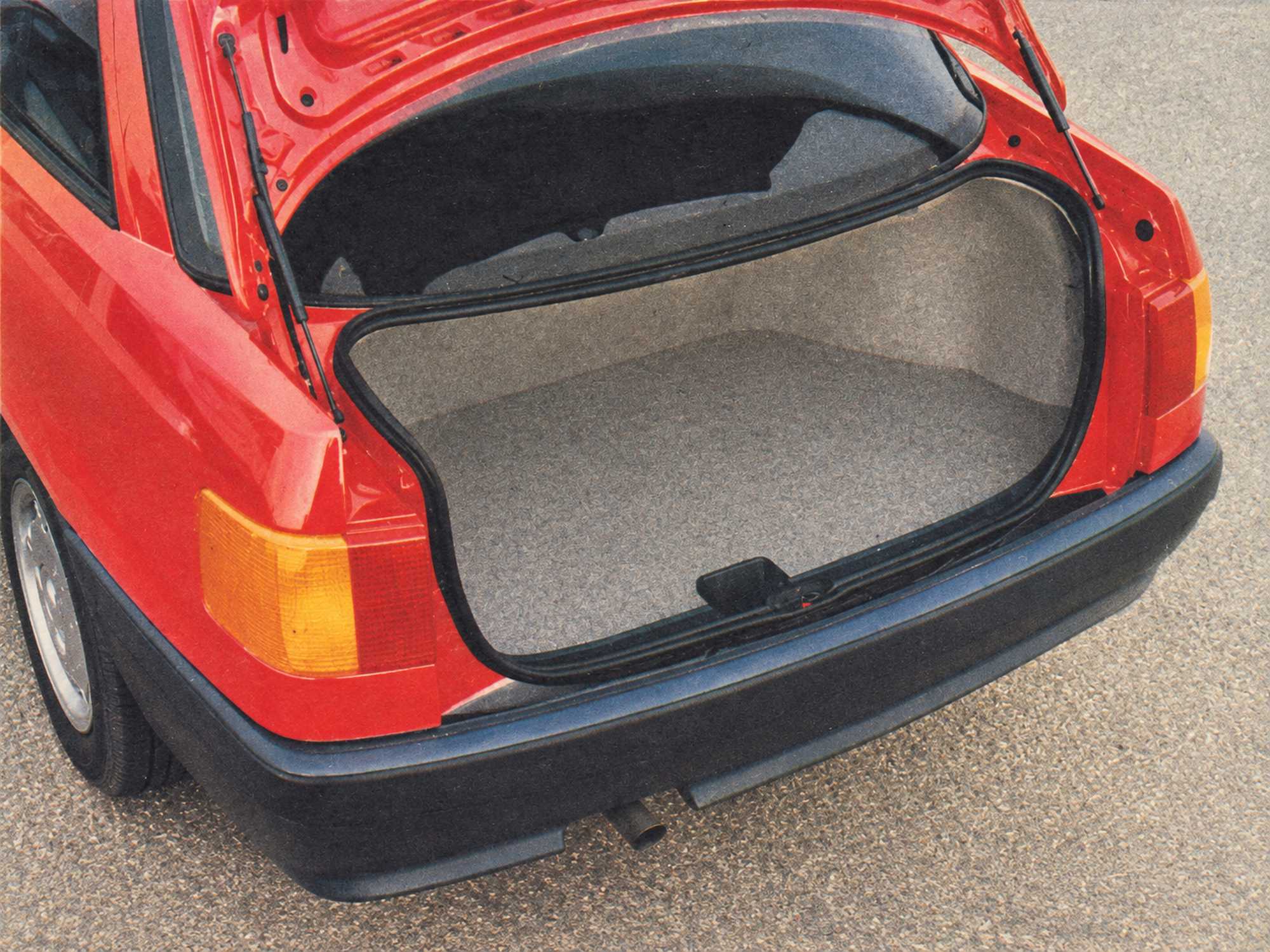 Audi 80 B3 bagażnik