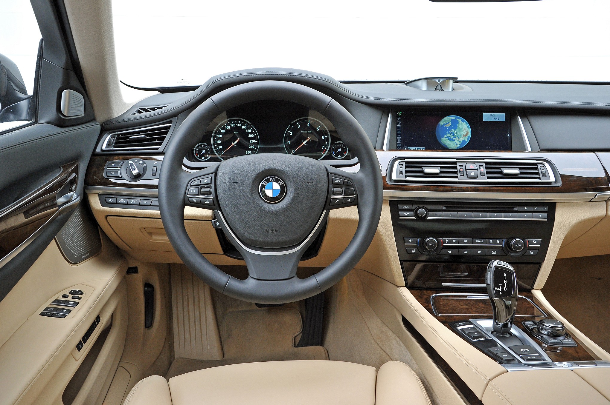 BMW serii 7 F02