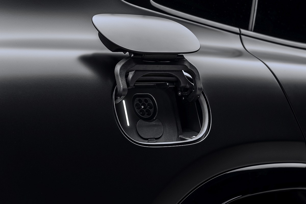 Mercedes-AMG GT SUV (2)