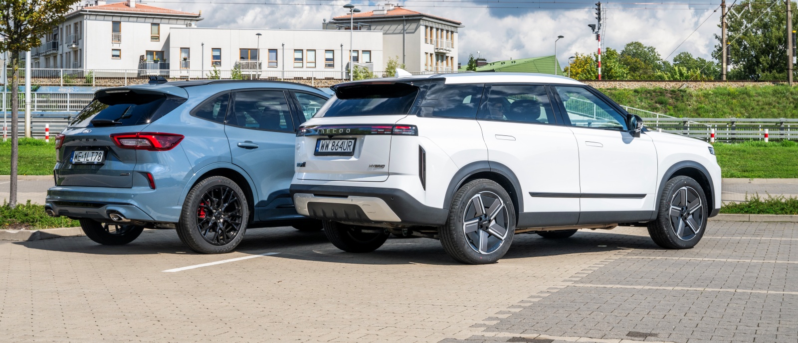 ford-kuga-jaecoo-7-przod-2-tyl