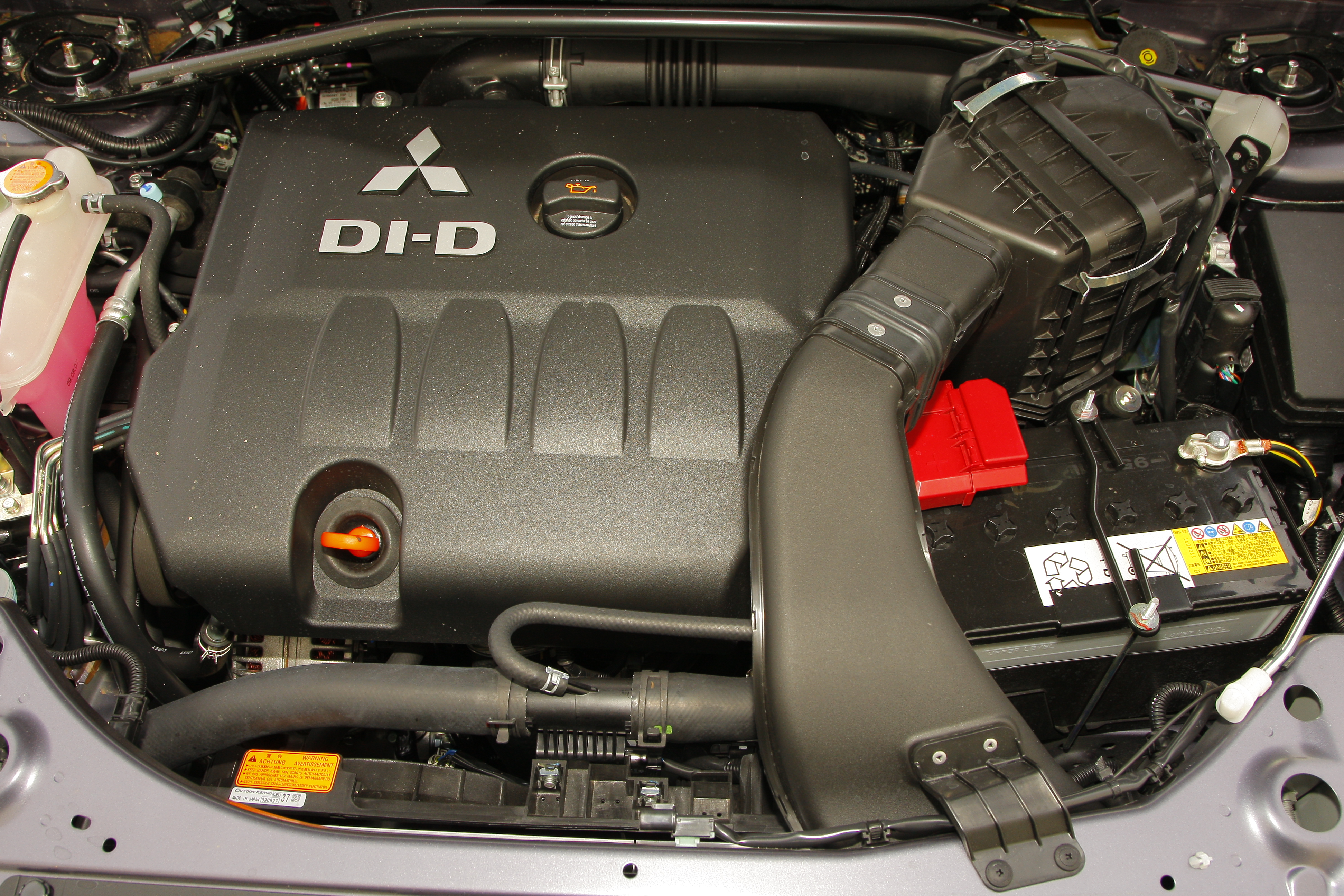 silnik-2.0-DI-D-mitsubishi