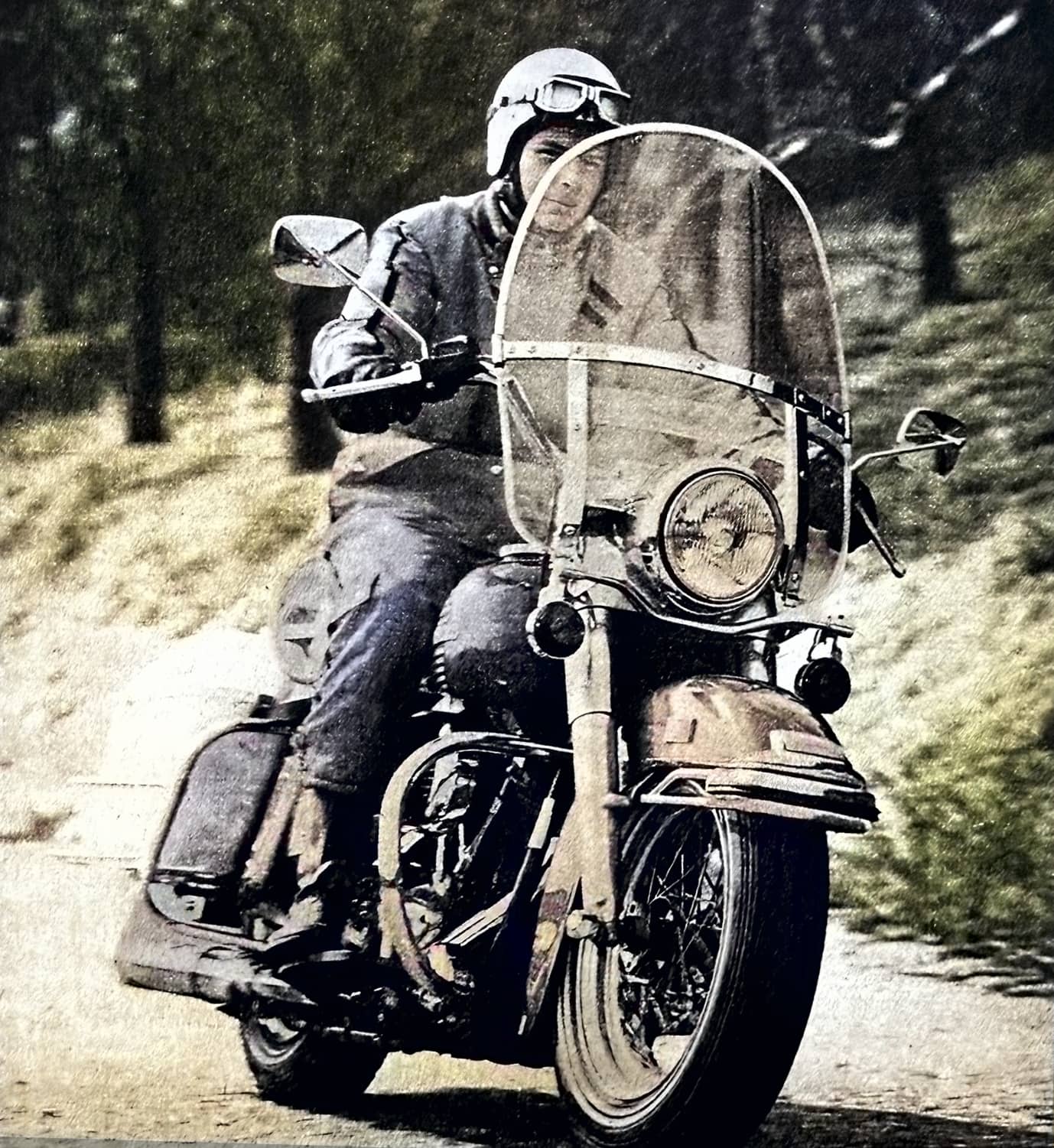 Motor numer 44 z 1976 roku – motocykl z szybą ochronną