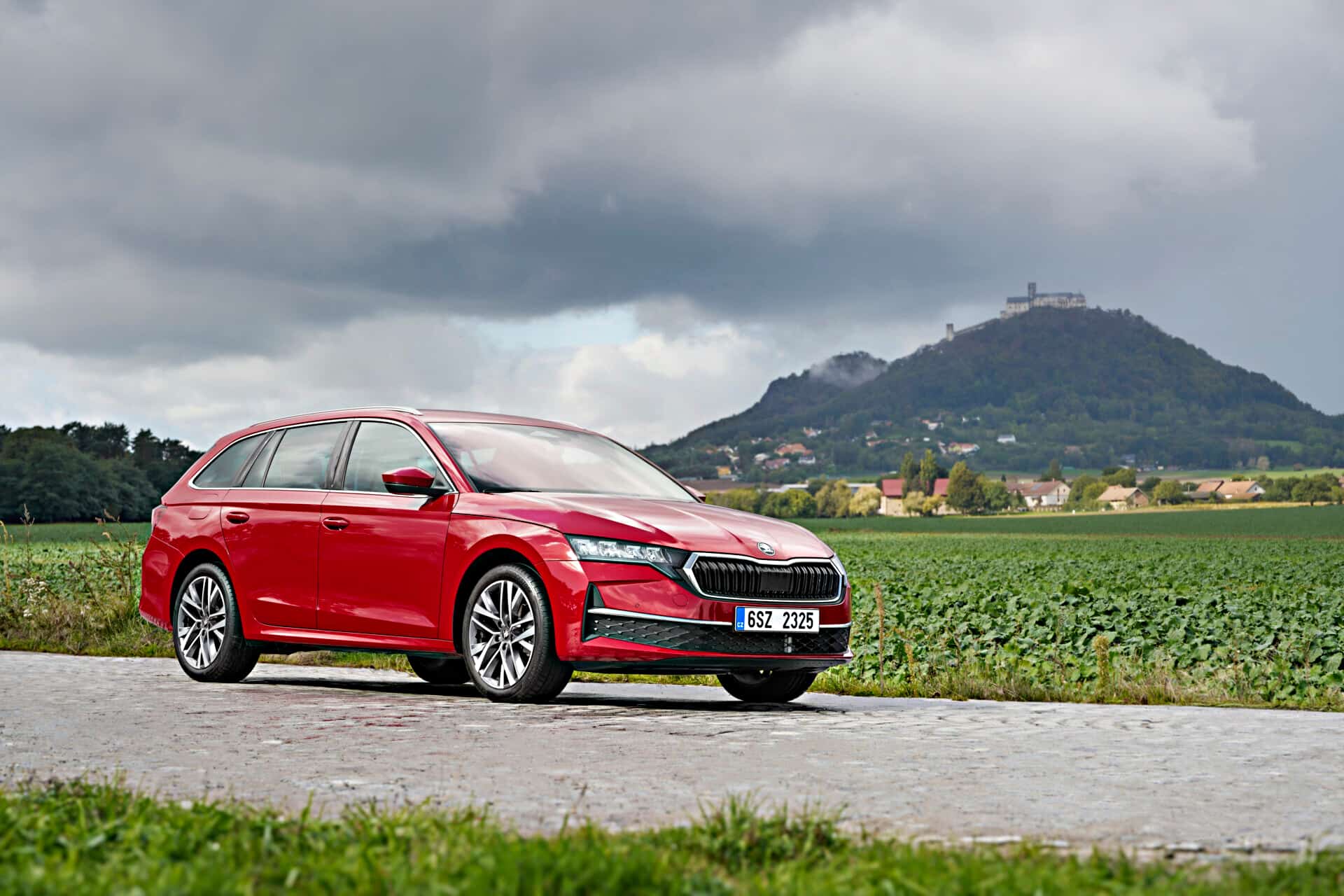 Skoda Octavia Hybrid – przód