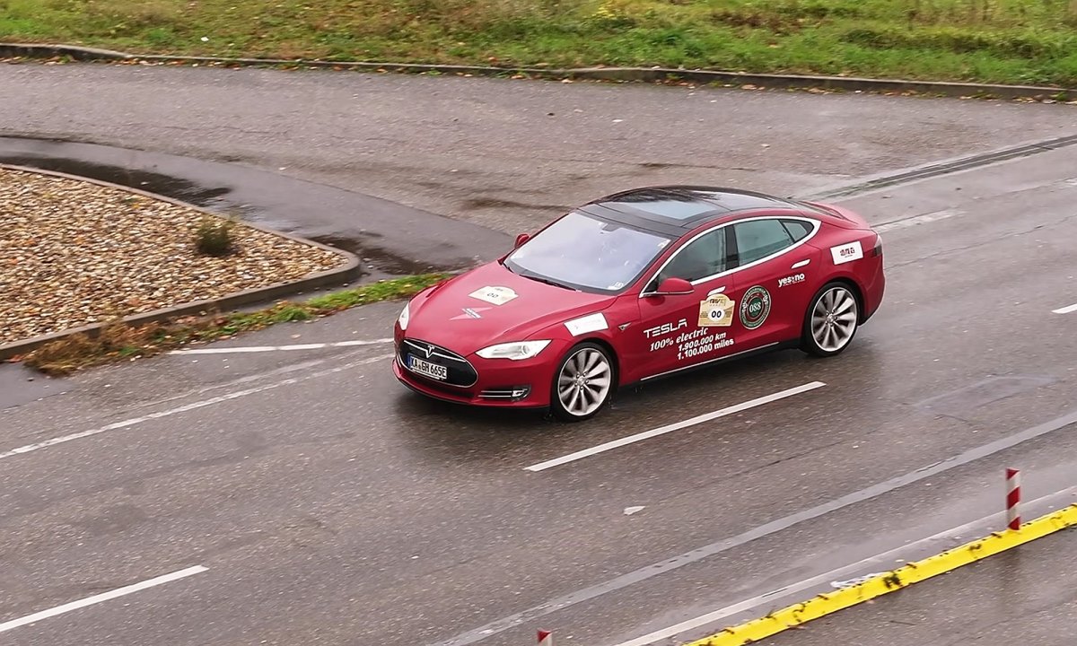 Tesla Model S przejechała już 3 mln km. Jej właściciel ma znacznie większe ambicje