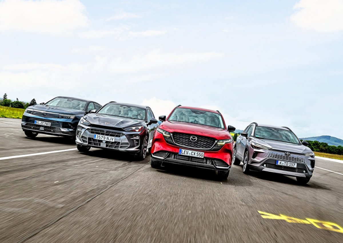 Cupra Terramar, Mazda CX-5, Opel Grandland i Toyota Corolla Cross – różne przepisy na hybrydowego SUV-a | PORÓWNANIE
