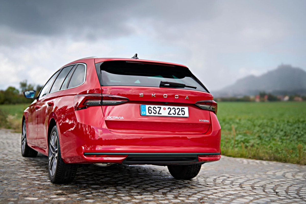 Skoda Octavia Hybrid debiutuje w Polsce. Od razu z rabatem