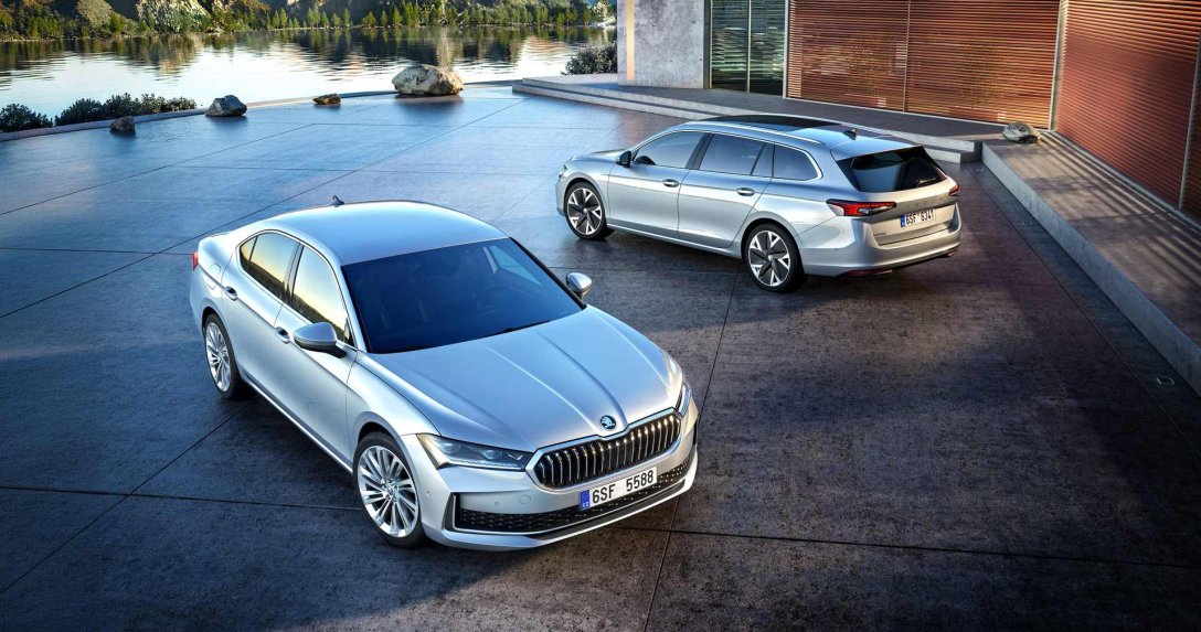 Škoda Superb czwartej generacji w wersjach Liftback i Combi.