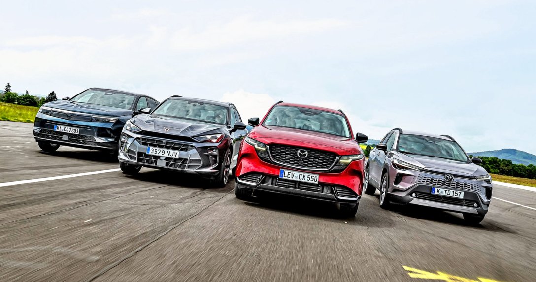 Cupra Terramar, Mazda CX-5, Opel Grandland, Toyota Corolla Cross (2026) - test, porównanie kompaktowych SUV-ów - przod