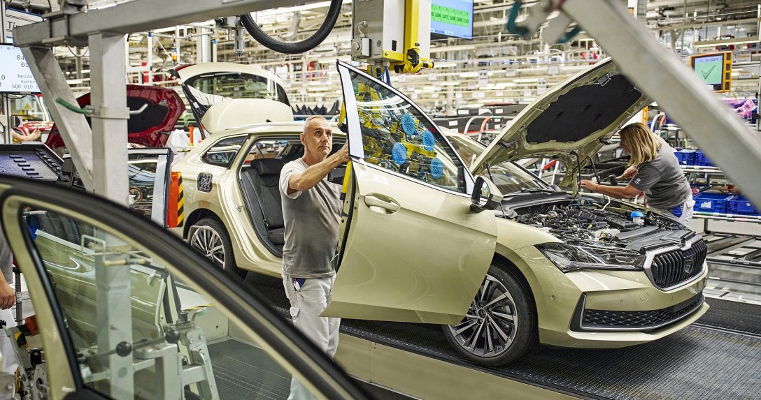 Volkswagen chce zamrozić płace w Skodzie – mimo jej rekordowych zysków. Związki protestują