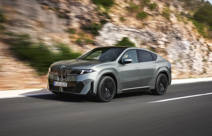 BMW iX4
