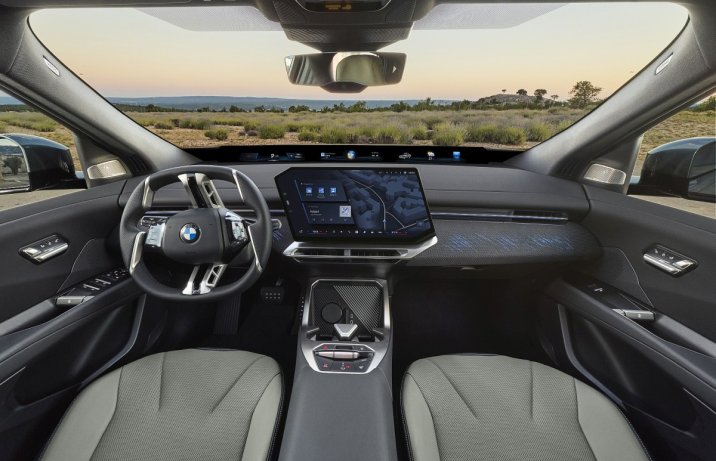 BMW iX4