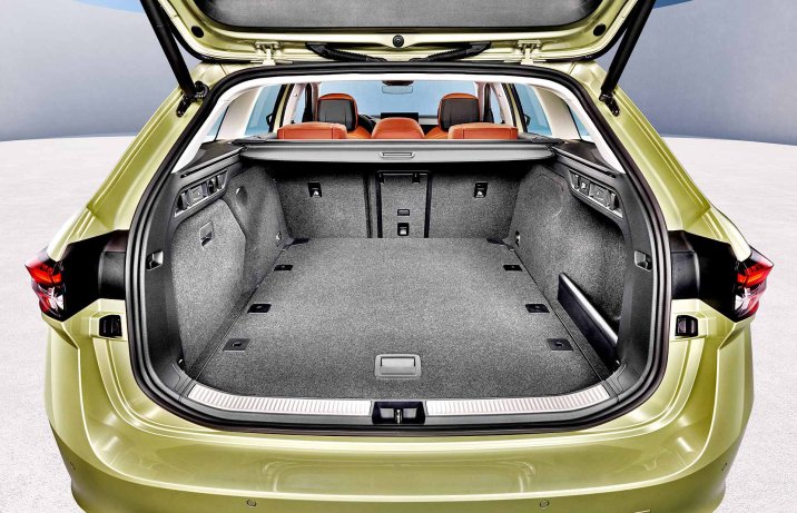 Škoda Superb IV – wnętrze, bagażnik