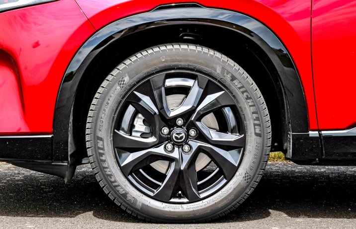 Mazda CX-5 2.5 e-Skyactiv G FWD (2026) – test, porównanie – alufelgi 19"