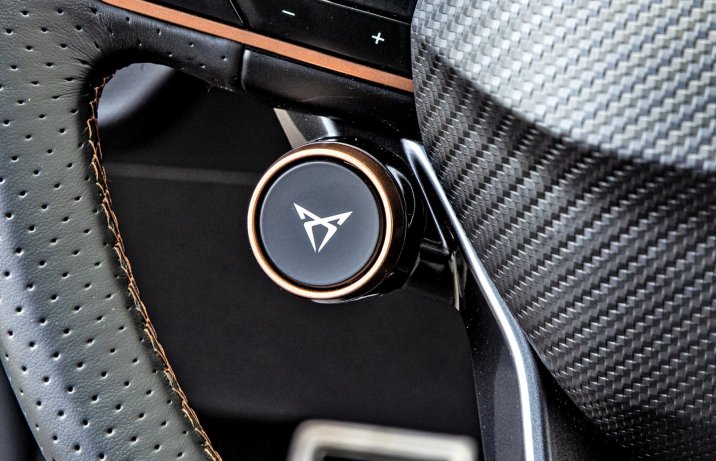 Cupra Terramar 1.5 eTSI (2026) - test, porównanie - przycisk trybów jazdy