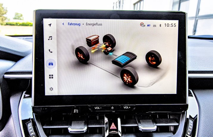 Toyota Corolla Cross 2.0 Hybrid e-CVT (2026) - test, porównanie - system multimedialny