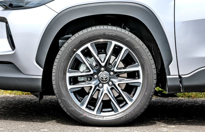Toyota Corolla Cross 2.0 Hybrid e-CVT (2026) - test, porównanie - alufelgi