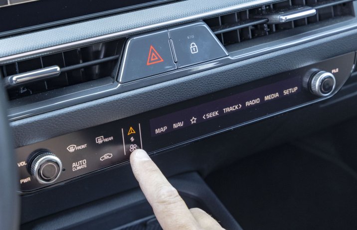 Kia Stonic - panel dotykowy