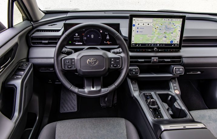 Toyota RAV4 - kokpit