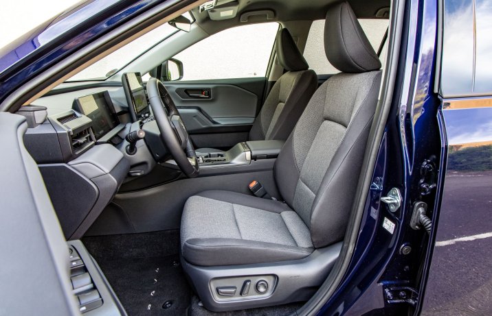 Toyota RAV4 - fotele